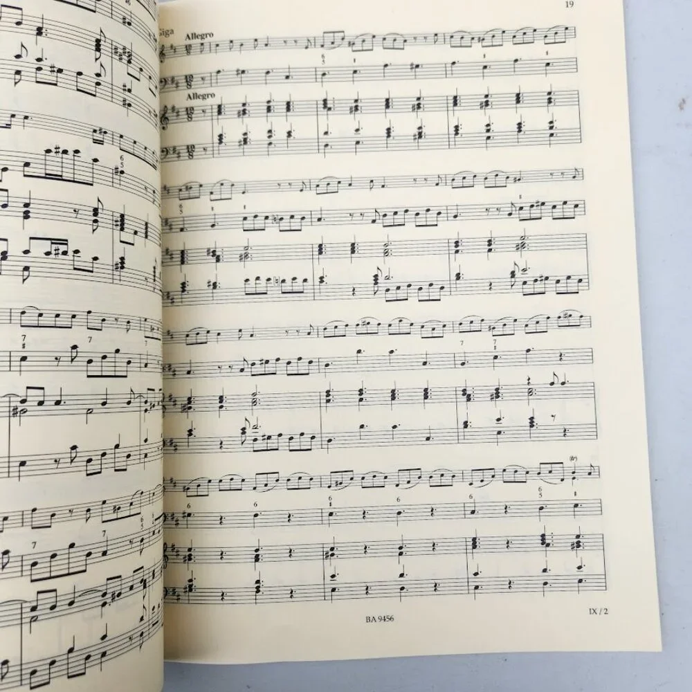 Twelve Sonatas for Violin and Basso Continuo Volume 2 urtext Arcangelo Corelli B